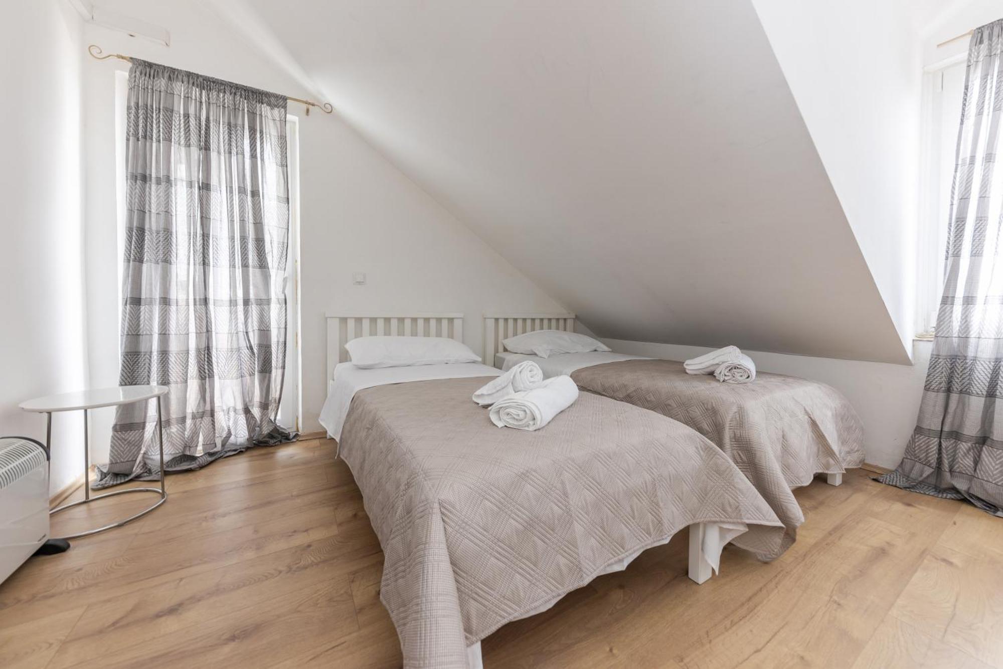 House Niko M With 6 Apartments Split Exterior foto