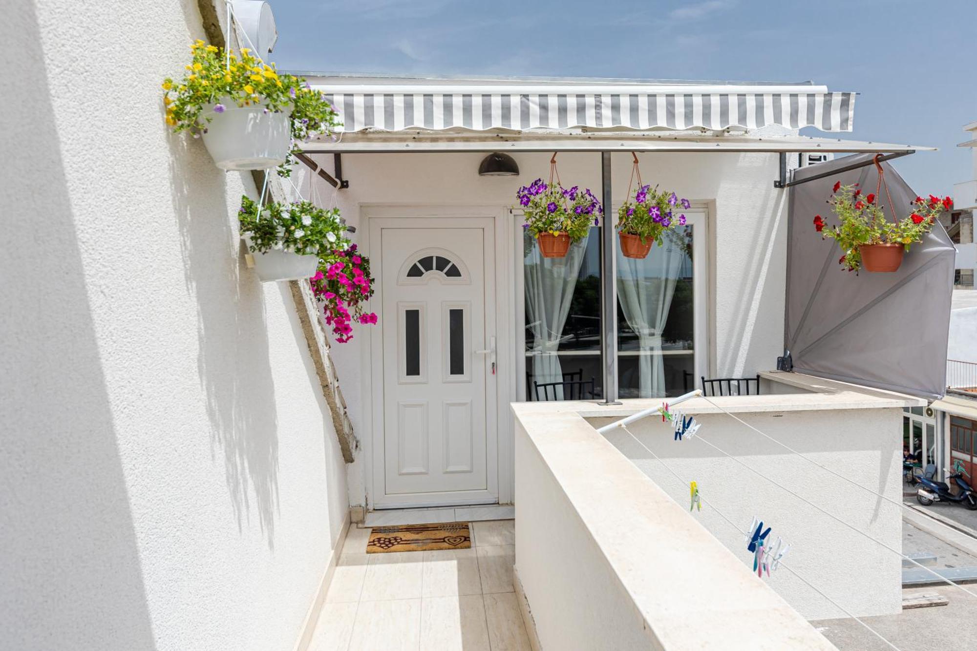 House Niko M With 6 Apartments Split Exterior foto