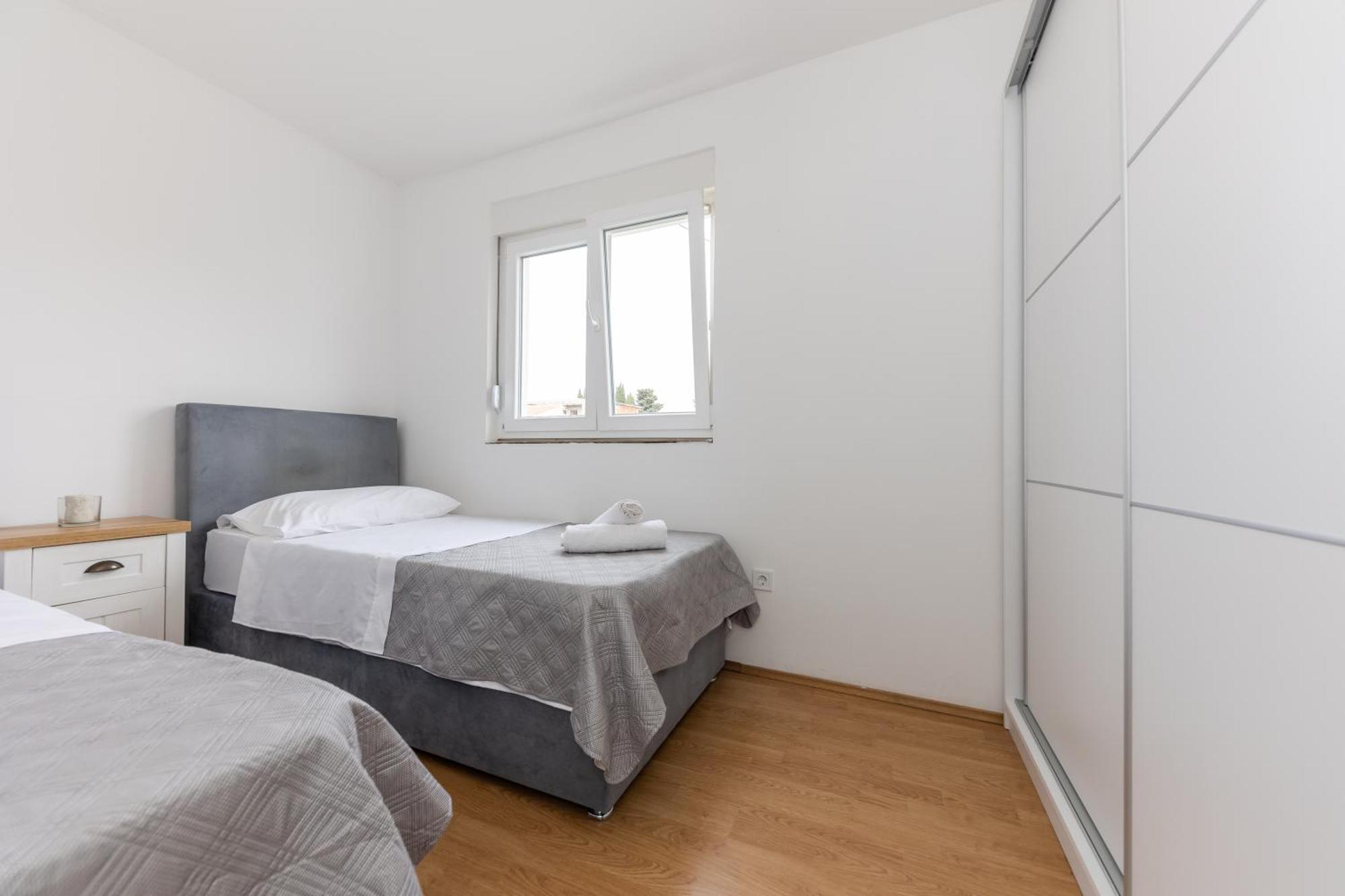House Niko M With 6 Apartments Split Exterior foto