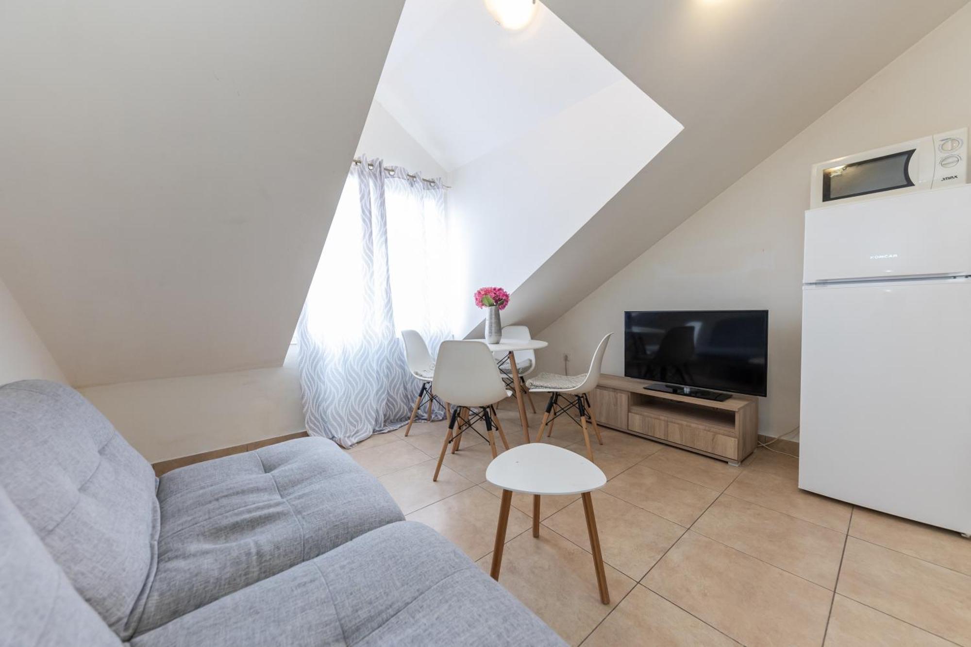 House Niko M With 6 Apartments Split Exterior foto