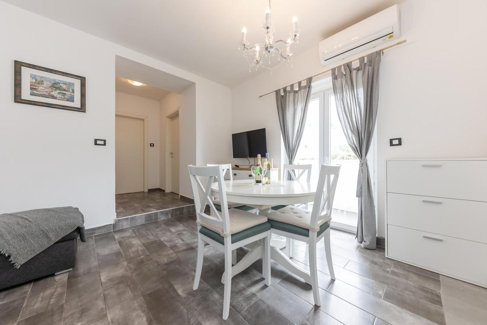 House Niko M With 6 Apartments Split Exterior foto