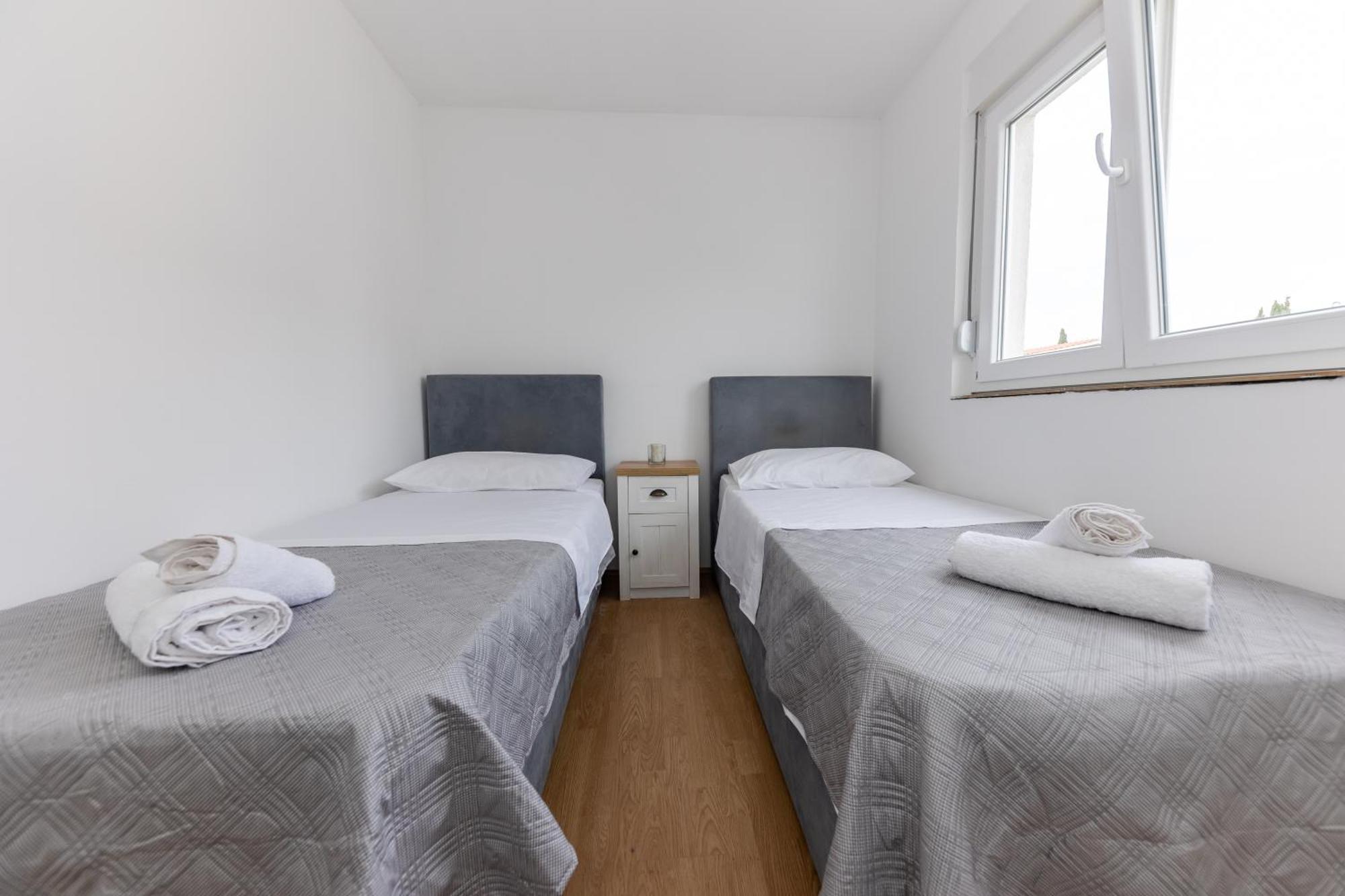 House Niko M With 6 Apartments Split Exterior foto